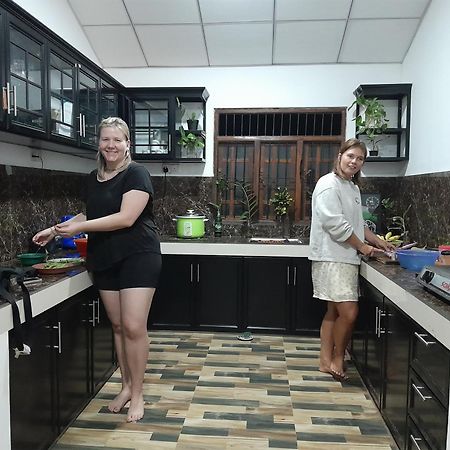 Liyara Home Stay Сигирия Екстериор снимка